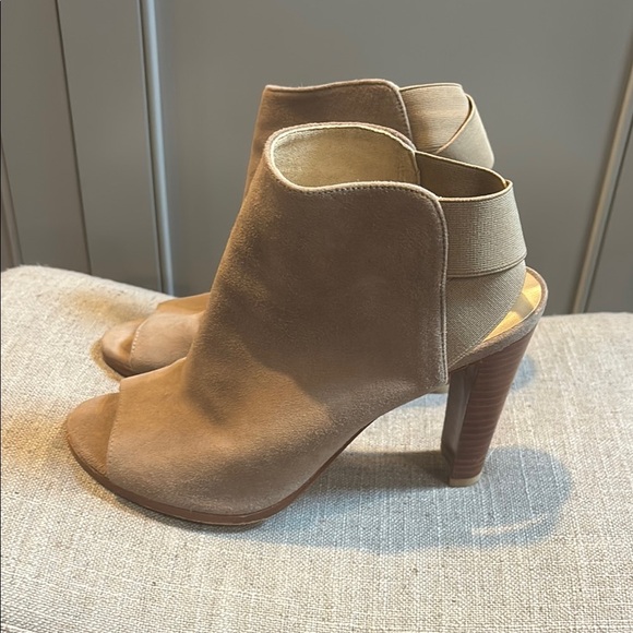 Stuart weitzman Tan Suede Peep-Toe Heeled Booties 7M - Picture 1 of 8